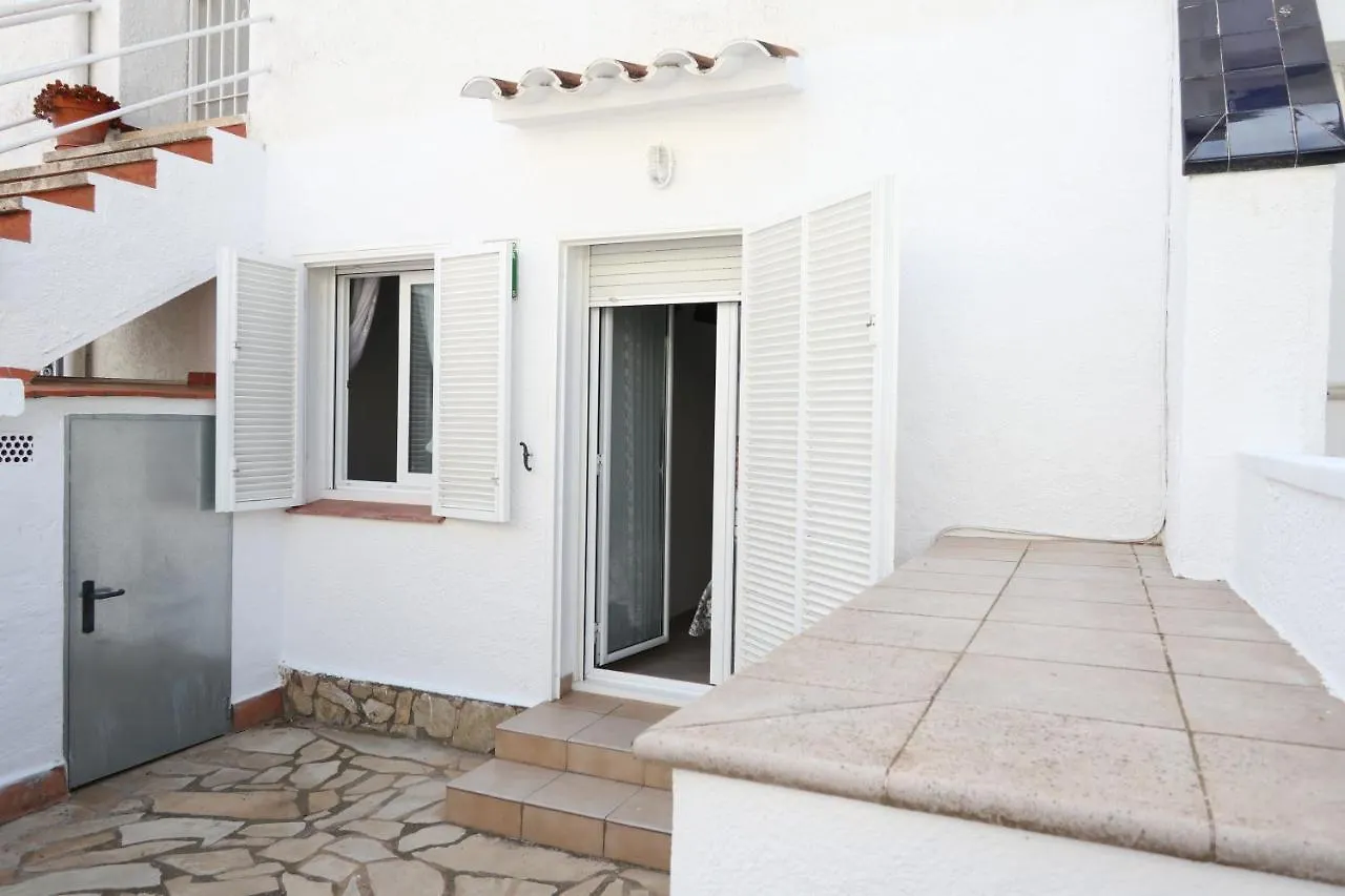 Orlina Apartment Empuriabrava 0*,  Spain